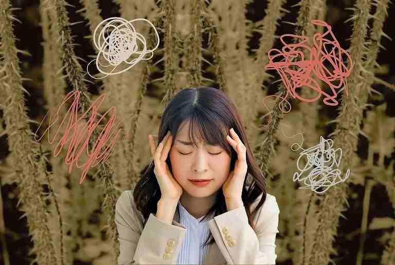ストレスにより「セロトニン」の分泌量が低下。メラトニン不足によって眠りの質が悪くなります。