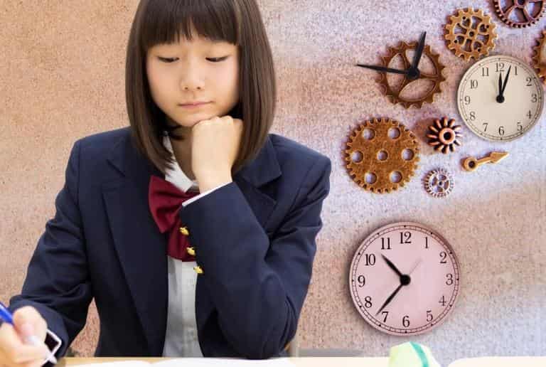 中学生の平均睡眠時間は何時間？
